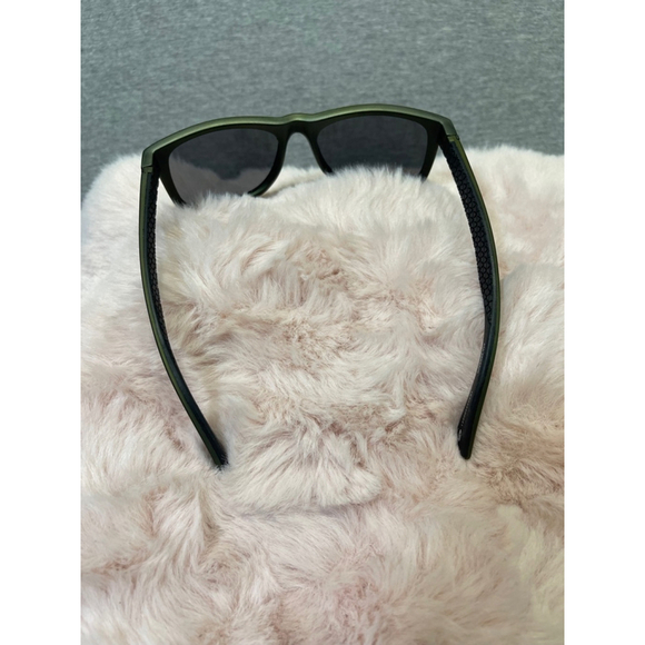 Bundle of sunglasses - Picture 5 of 6